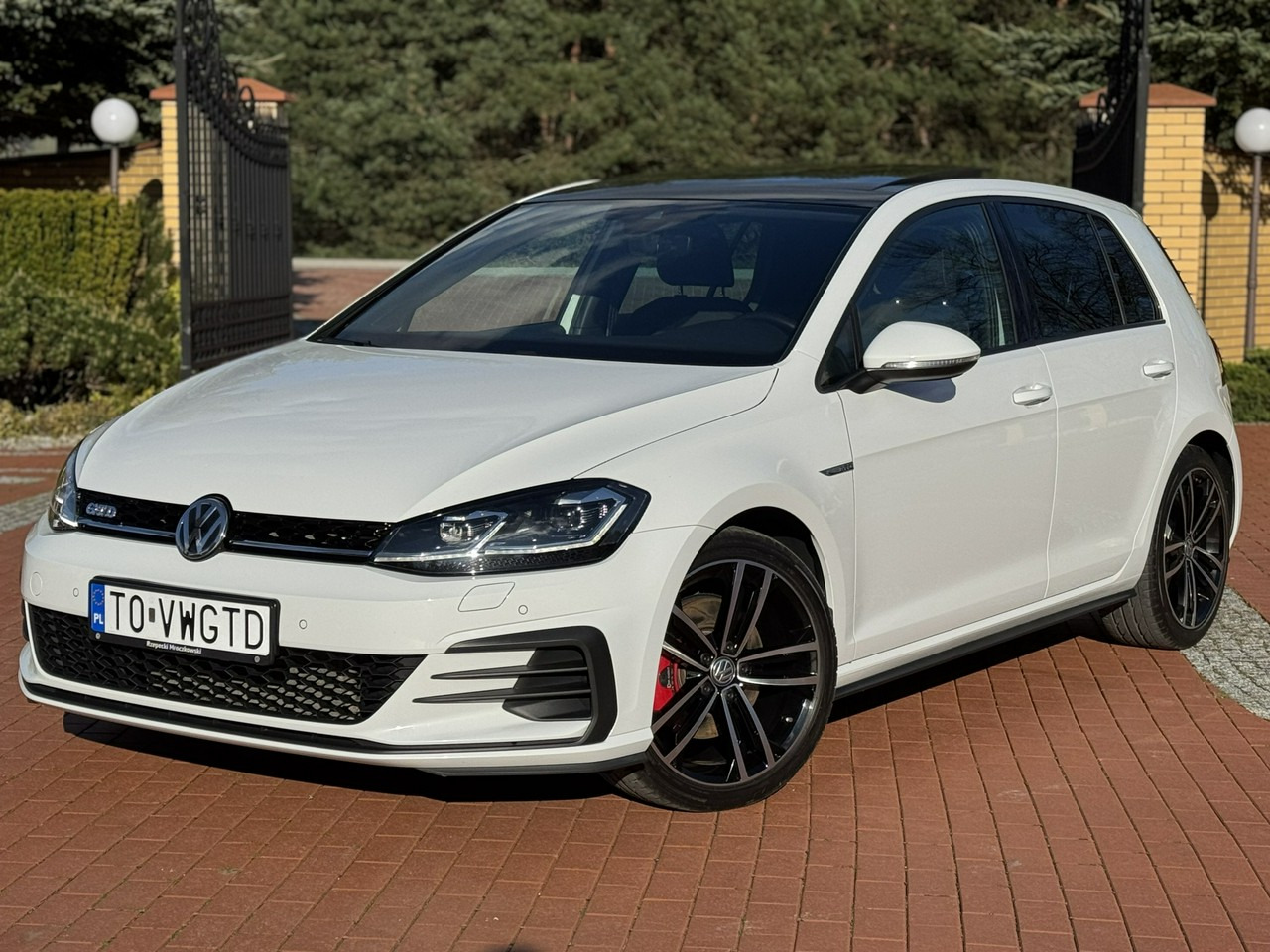 Volkswagen Golf - Hatchback: φωτογραφία 4 Volkswagen Golf - Hatchback: φωτογραφία 4