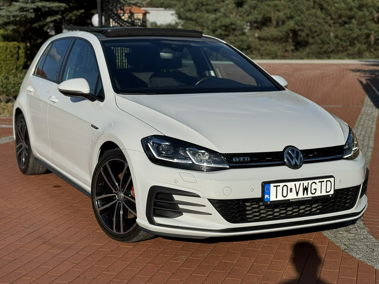 Volkswagen Golf - Hatchback: φωτογραφία 3 Volkswagen Golf - Hatchback: φωτογραφία 3