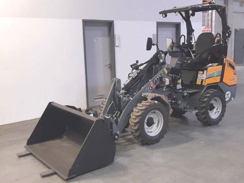 Giant G 2200 E X-Tra Elektro / electric - Φορτωτής πλάγιας ολίσθησης: φωτογραφία 2 Giant G 2200 E X-Tra Elektro / electric - Φορτωτής πλάγιας ολίσθησης: φωτογραφία 2