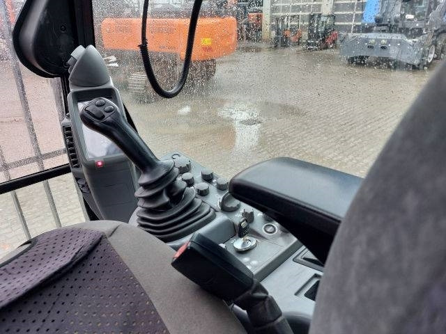 Μηχάνημα Διαχείρισης Υλικών Hitachi KTEG KMC400-6: φωτογραφία 14 Μηχάνημα Διαχείρισης Υλικών Hitachi KTEG KMC400-6: φωτογραφία 14