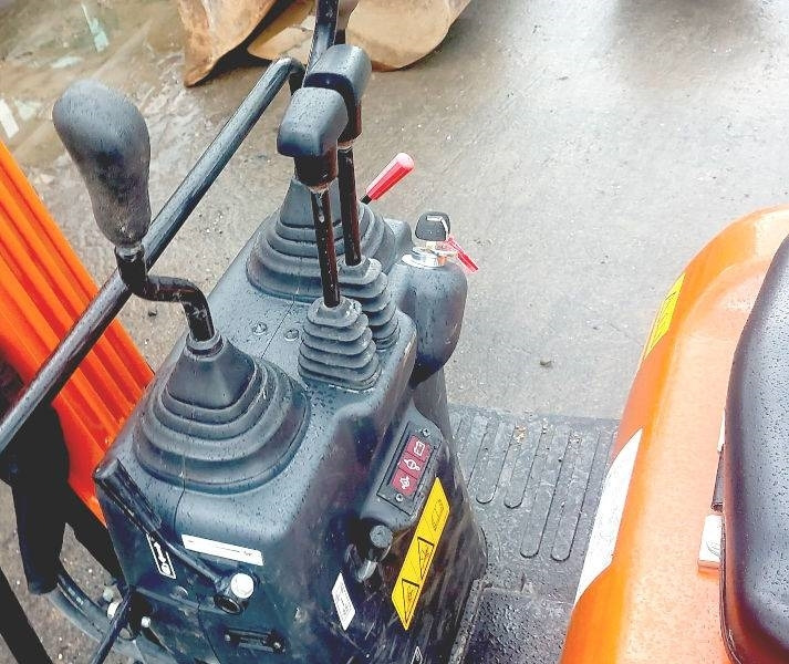 Hitachi ZX 10 U-6 - Μίνι εκσκαφέας: φωτογραφία 5 Hitachi ZX 10 U-6 - Μίνι εκσκαφέας: φωτογραφία 5