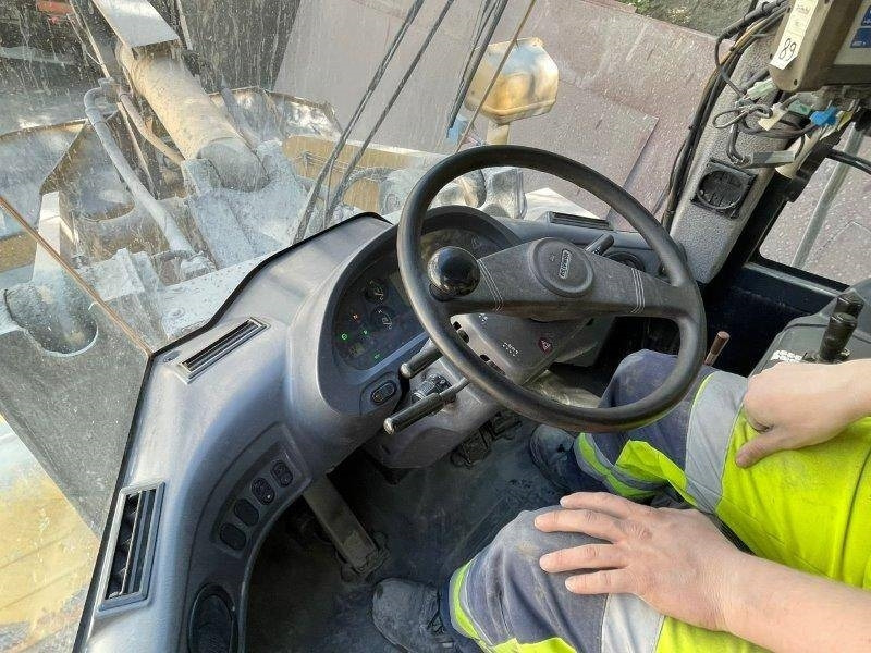 Komatsu WA 500-6 - Ελαστιχοφόρος φορτωτής: φωτογραφία 5 Komatsu WA 500-6 - Ελαστιχοφόρος φορτωτής: φωτογραφία 5
