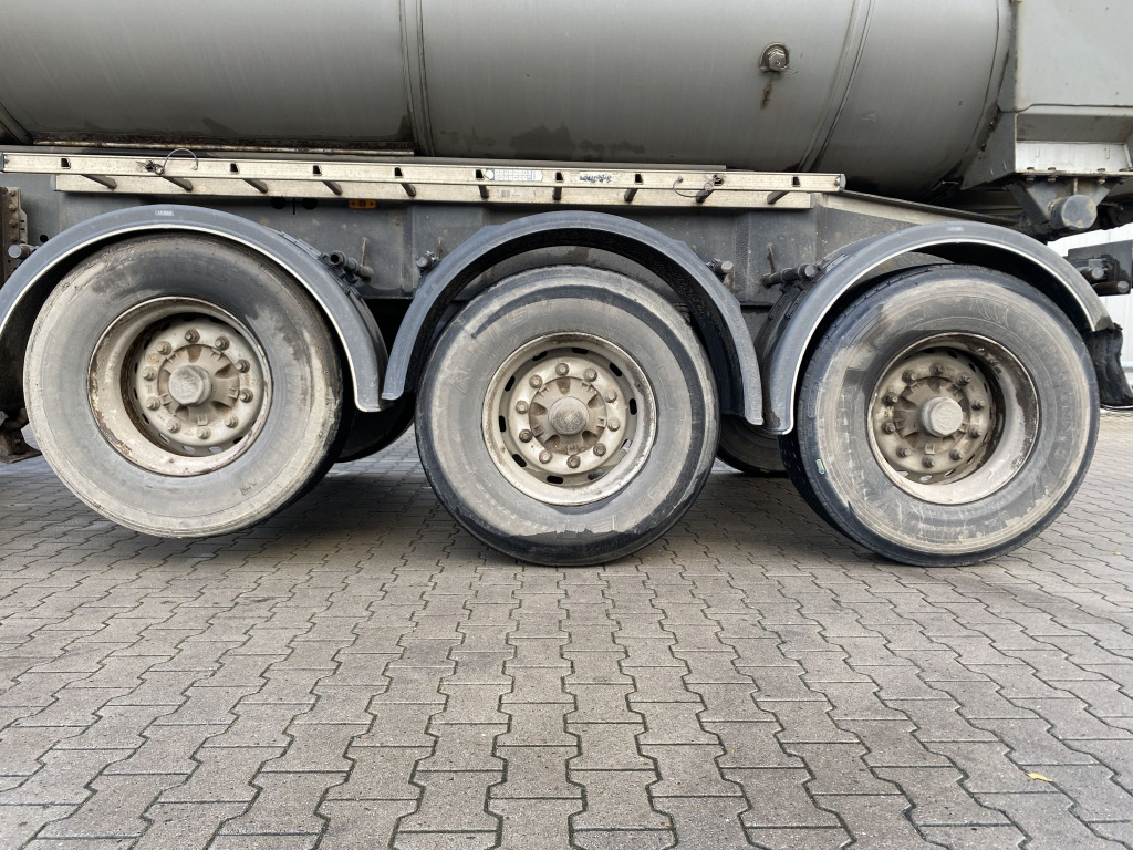 Carnehl CHKS/HH Stahl-Halbschalenmulde - Επικαθήμενο ανατρεπόμενο: φωτογραφία 5 Carnehl CHKS/HH Stahl-Halbschalenmulde - Επικαθήμενο ανατρεπόμενο: φωτογραφία 5