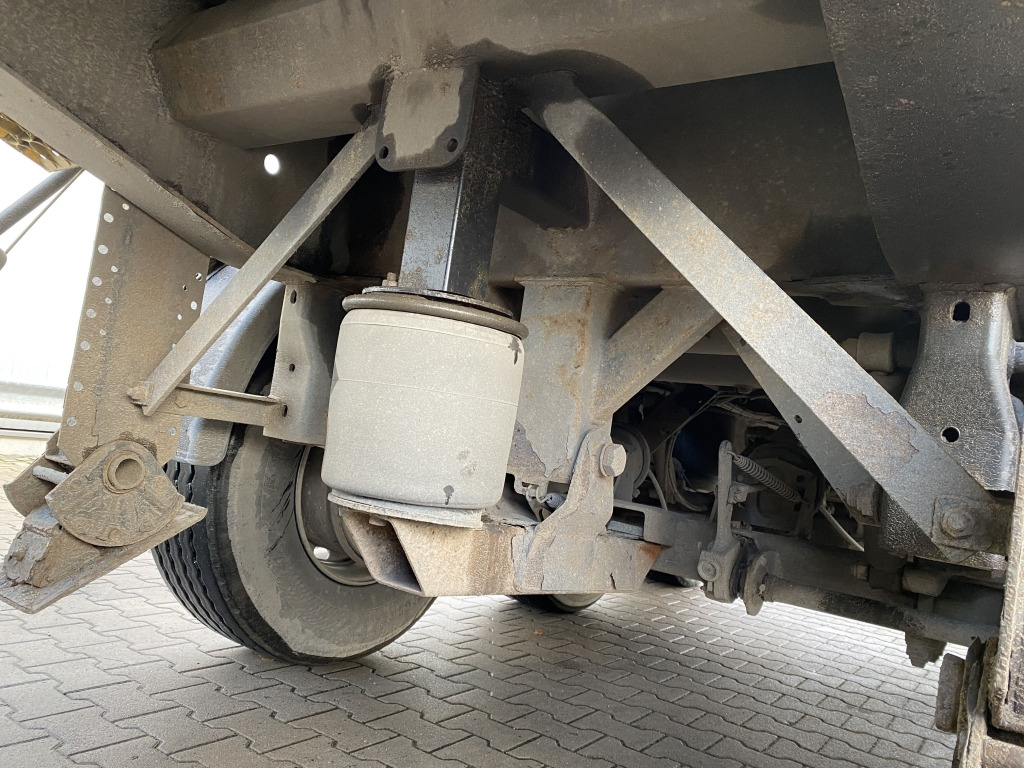 Carnehl CHKS/HH Stahl-Halbschalenmulde - Επικαθήμενο ανατρεπόμενο: φωτογραφία 4 Carnehl CHKS/HH Stahl-Halbschalenmulde - Επικαθήμενο ανατρεπόμενο: φωτογραφία 4