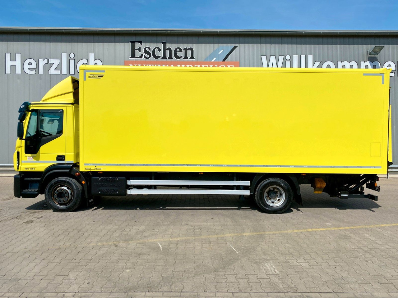 Iveco 160-250 Eurocargo | LBW 2,00to.*3x Sitze*Navi*AC - Φορτηγό κόφα: φωτογραφία 2 Iveco 160-250 Eurocargo | LBW 2,00to.*3x Sitze*Navi*AC - Φορτηγό κόφα: φωτογραφία 2