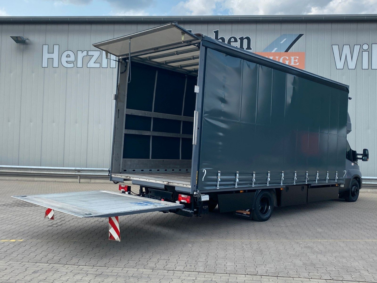 Iveco Daily Hi-Matic 70 C 21 Topsleeper | LBW 1,00to. - Επαγγελματικό αυτοκίνητο με μουσαμά: φωτογραφία 5 Iveco Daily Hi-Matic 70 C 21 Topsleeper | LBW 1,00to. - Επαγγελματικό αυτοκίνητο με μουσαμά: φωτογραφία 5