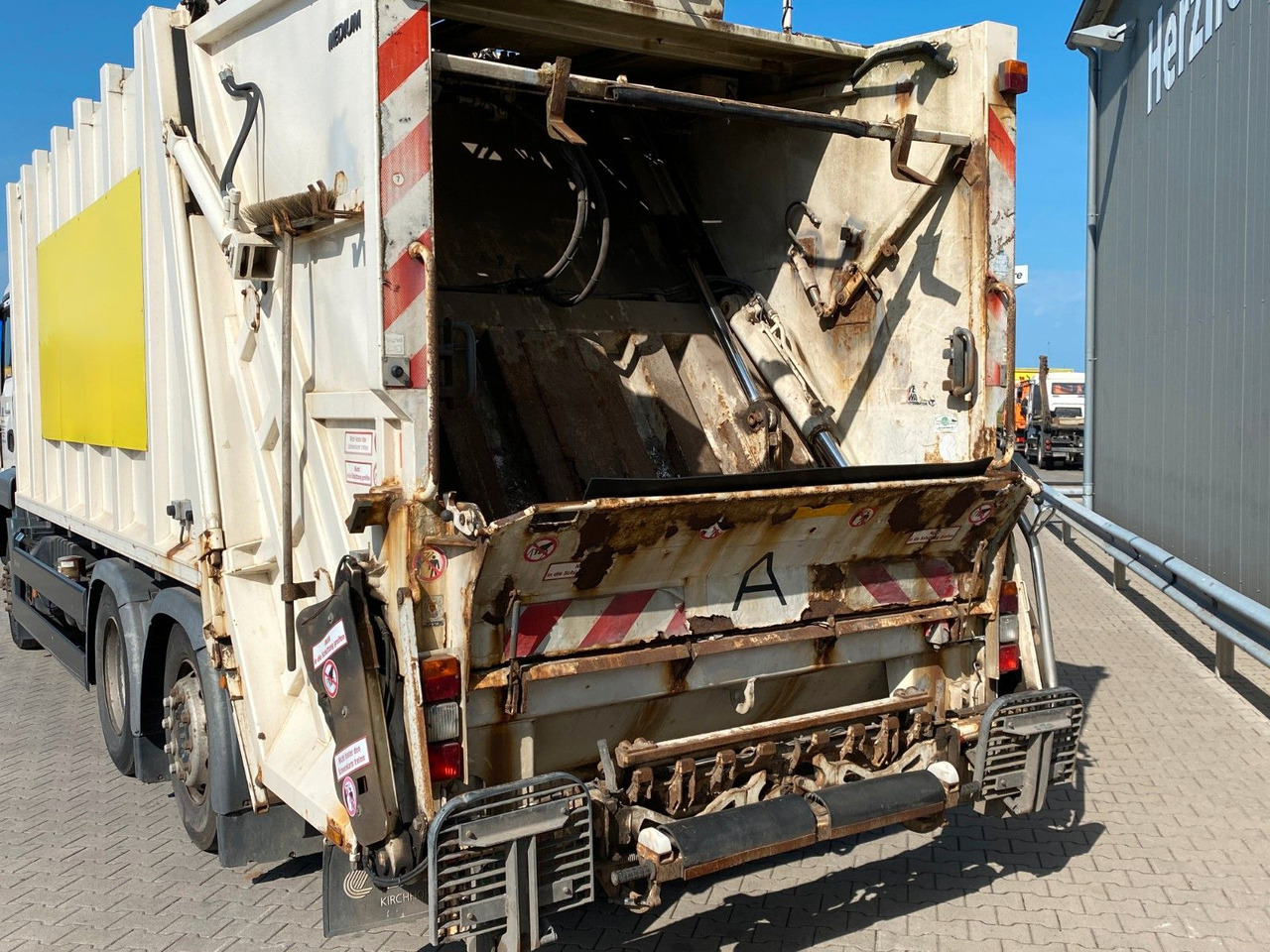 MAN TGS 26.320 6x2-4 | Zöller Medium X2EC24*3x Sitze - Απορριμματοφόρο: φωτογραφία 3 MAN TGS 26.320 6x2-4 | Zöller Medium X2EC24*3x Sitze - Απορριμματοφόρο: φωτογραφία 3