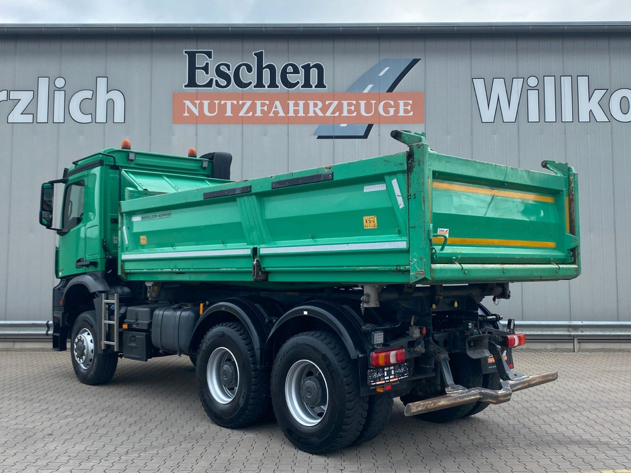 Mercedes-Benz Arocs 3345 6x6 | MEILLER*Bordmatik*Blatt*AHK+Oel - Φορτηγό ανατρεπόμενο: φωτογραφία 4 Mercedes-Benz Arocs 3345 6x6 | MEILLER*Bordmatik*Blatt*AHK+Oel - Φορτηγό ανατρεπόμενο: φωτογραφία 4