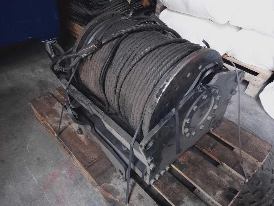 Cabrestante de elevación BREVINI V40/L (VR910) - Βίντσι: φωτογραφία 1 Cabrestante de elevación BREVINI V40/L (VR910) - Βίντσι: φωτογραφία 1