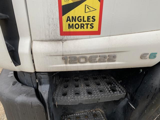 Iveco Eurocargo 120E22 - Φορτηγό κόφα: φωτογραφία 4 Iveco Eurocargo 120E22 - Φορτηγό κόφα: φωτογραφία 4