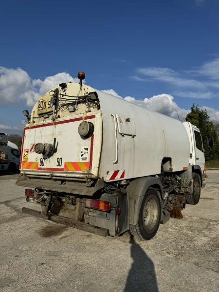 Mercedes Atego - Σάρωθρο δρόμων: φωτογραφία 3 Mercedes Atego - Σάρωθρο δρόμων: φωτογραφία 3