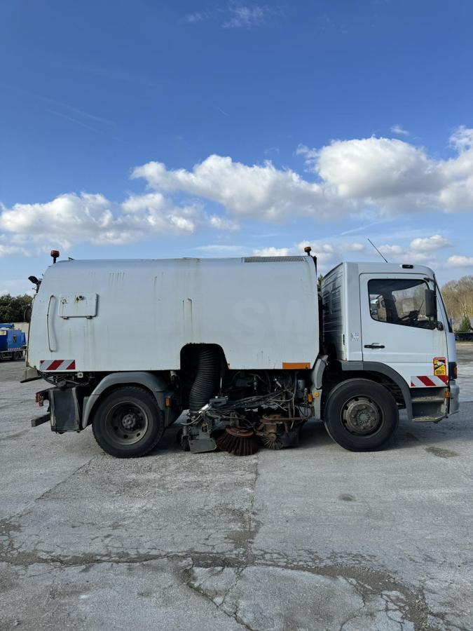 Mercedes Atego - Σάρωθρο δρόμων: φωτογραφία 2 Mercedes Atego - Σάρωθρο δρόμων: φωτογραφία 2