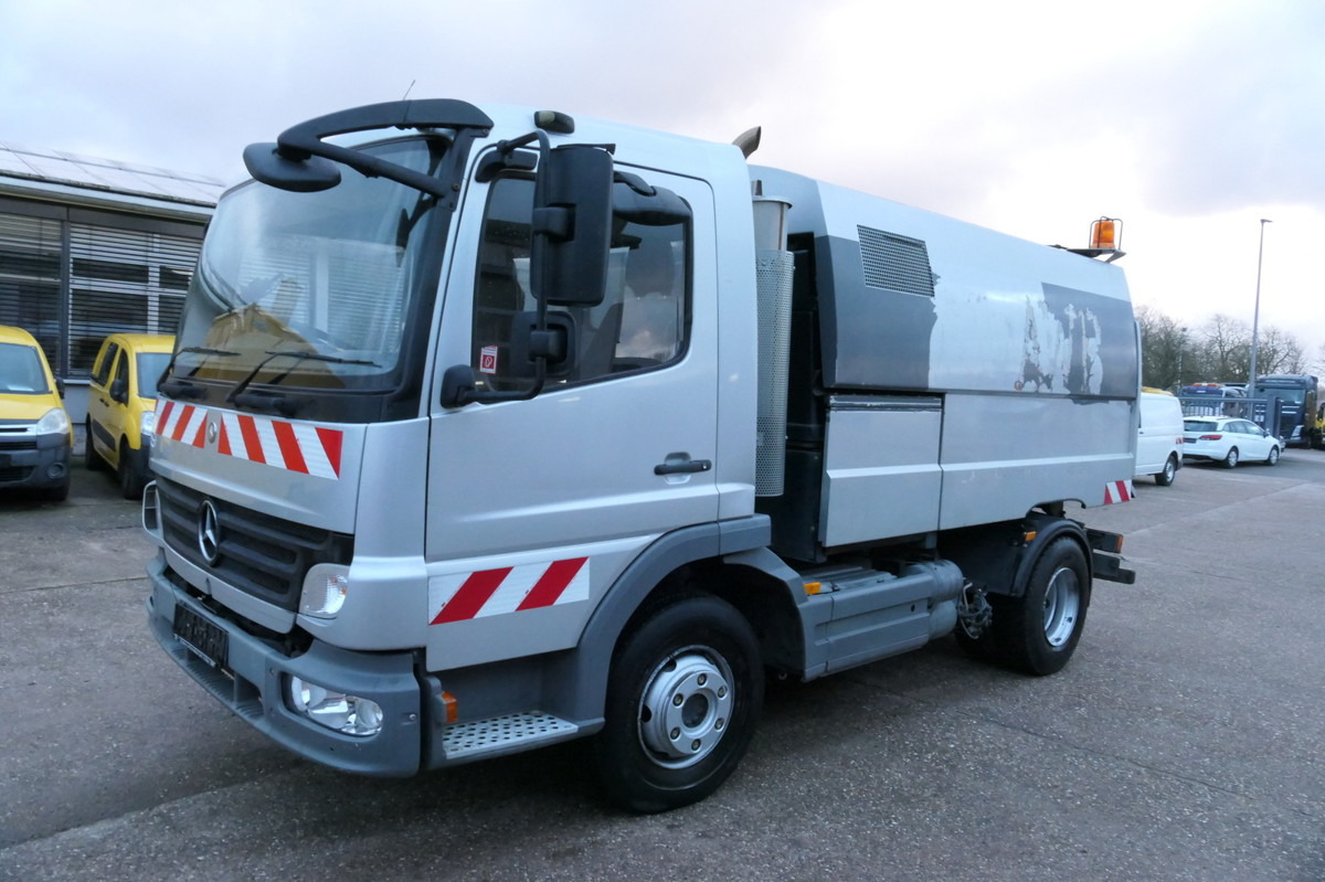 MERCEDES-BENZ Atego 1018 Rechtslenker Schmidt SK 500 R Rückfah - Σάρωθρο δρόμων: φωτογραφία 1 MERCEDES-BENZ Atego 1018 Rechtslenker Schmidt SK 500 R Rückfah - Σάρωθρο δρόμων: φωτογραφία 1