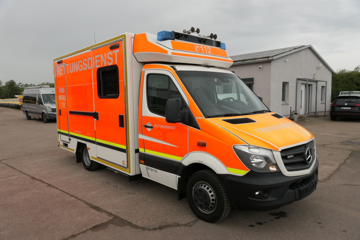 MERCEDES-BENZ Sprinter 519 CDI Klima Krankenwagen - Ασθενοφόρο: φωτογραφία 1 MERCEDES-BENZ Sprinter 519 CDI Klima Krankenwagen - Ασθενοφόρο: φωτογραφία 1