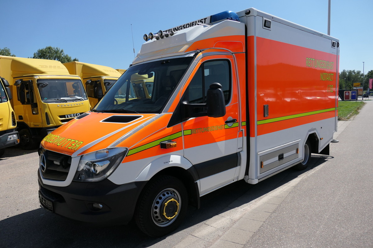 MERCEDES-BENZ Sprinter 519 CDI Klima Krankenwagen - Ασθενοφόρο: φωτογραφία 2 MERCEDES-BENZ Sprinter 519 CDI Klima Krankenwagen - Ασθενοφόρο: φωτογραφία 2