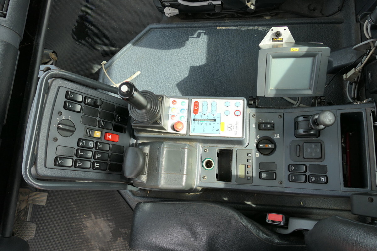 Φορτηγό με ανοιχτή καρότσα, Κοινοτικο όχημα/ Ειδικό όχημα UNIMOG U400  405/12 AHK KLIMA ZAPFWELLE vorn SFZ KOMMUN: φωτογραφία 15