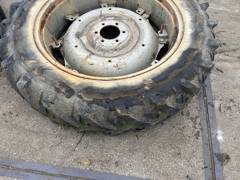 Kleber 13.6 R38 - Ζάντα: φωτογραφία 5 Kleber 13.6 R38 - Ζάντα: φωτογραφία 5