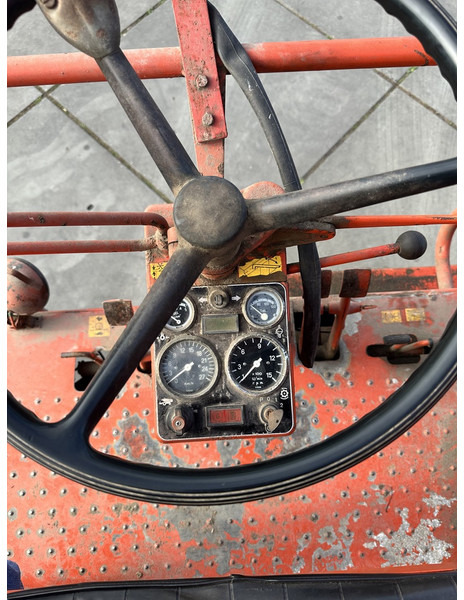 Laverda M150 - Θεριζοαλωνιστική μηχανή: φωτογραφία 4 Laverda M150 - Θεριζοαλωνιστική μηχανή: φωτογραφία 4