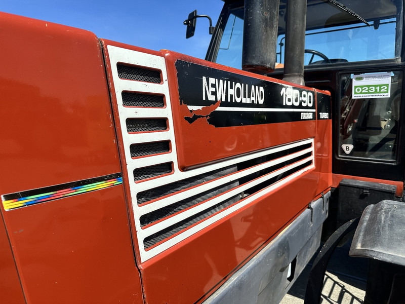 New Holland 180-90 DT - Τρακτέρ: φωτογραφία 2 New Holland 180-90 DT - Τρακτέρ: φωτογραφία 2