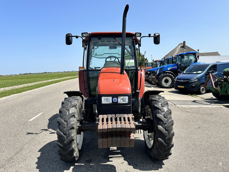 New Holland L 75 - Τρακτέρ: φωτογραφία 4 New Holland L 75 - Τρακτέρ: φωτογραφία 4