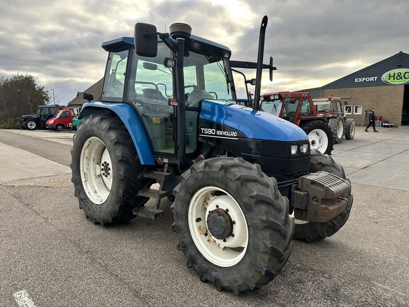 New Holland TS90 - Τρακτέρ: φωτογραφία 3 New Holland TS90 - Τρακτέρ: φωτογραφία 3