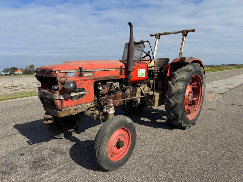 Zetor 4511 - Τρακτέρ: φωτογραφία 1 Zetor 4511 - Τρακτέρ: φωτογραφία 1