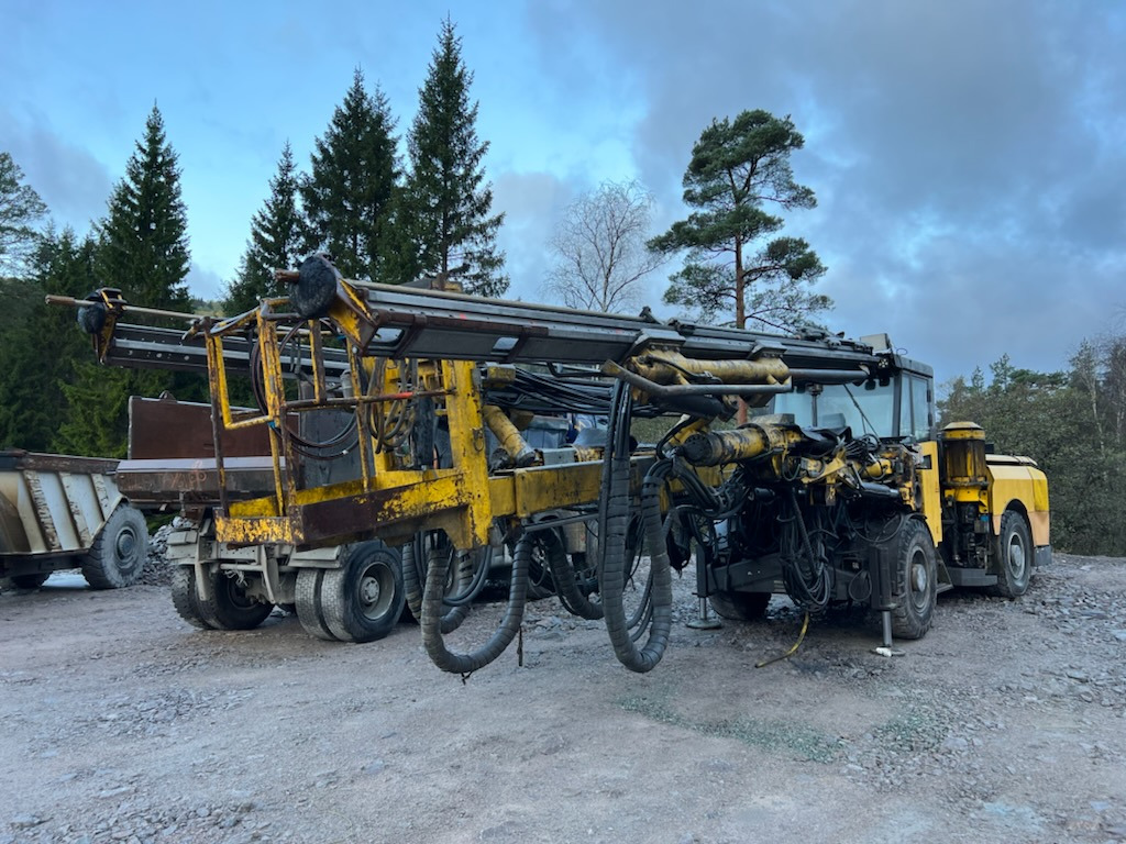 Atlas Copco M2C - Μηχάνημα διάτρησης οριζόντιος: φωτογραφία 2 Atlas Copco M2C - Μηχάνημα διάτρησης οριζόντιος: φωτογραφία 2