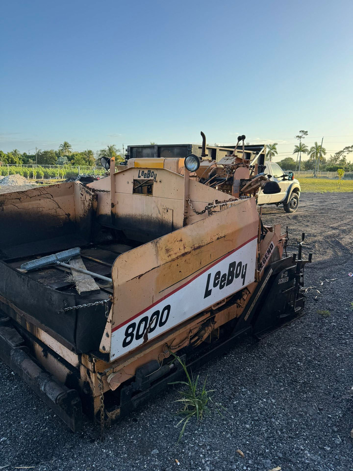 Leeboy 8000 - Διαστρωτήρας ασφάλτου: φωτογραφία 4 Leeboy 8000 - Διαστρωτήρας ασφάλτου: φωτογραφία 4