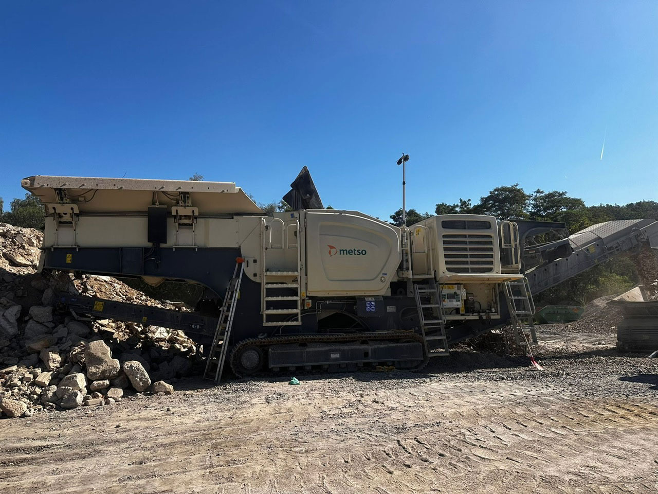 Metso LT106 Urban - Θραυστήρας σιαγόνων: φωτογραφία 2 Metso LT106 Urban - Θραυστήρας σιαγόνων: φωτογραφία 2