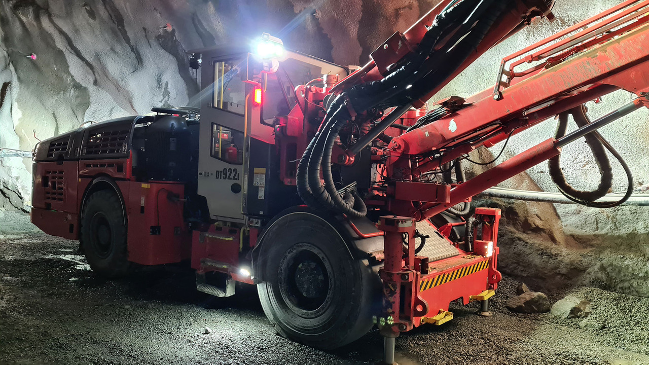 Sandvik DT922I - Μηχάνημα ορυχείων: φωτογραφία 1 Sandvik DT922I - Μηχάνημα ορυχείων: φωτογραφία 1