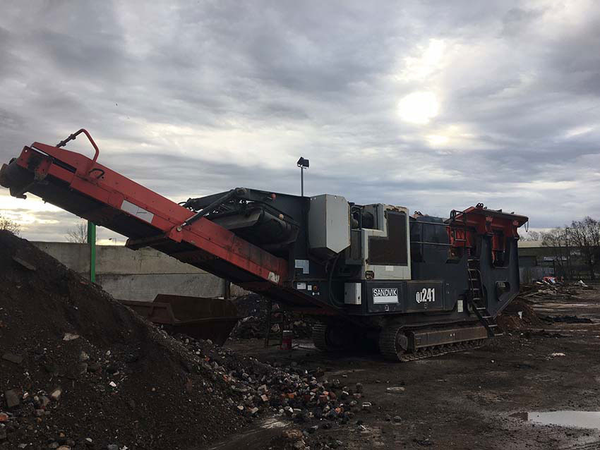 Sandvik QJ241 - Θραυστήρας σιαγόνων: φωτογραφία 2 Sandvik QJ241 - Θραυστήρας σιαγόνων: φωτογραφία 2