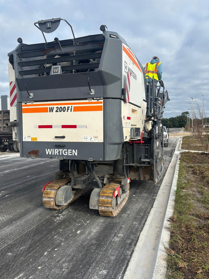 Wirtgen W 200 Fi - Φρέζα ασφάλτου: φωτογραφία 4 Wirtgen W 200 Fi - Φρέζα ασφάλτου: φωτογραφία 4