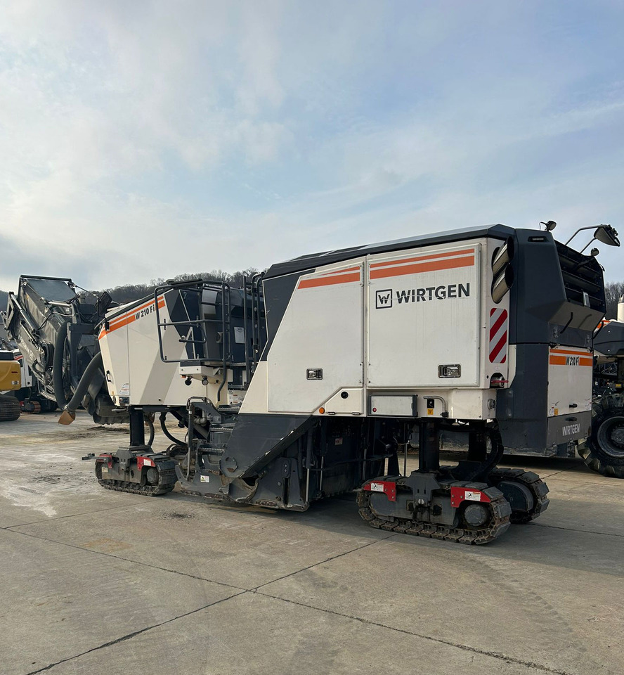 Wirtgen W 210 FI - Διαστρωτήρας ασφάλτου: φωτογραφία 1 Wirtgen W 210 FI - Διαστρωτήρας ασφάλτου: φωτογραφία 1
