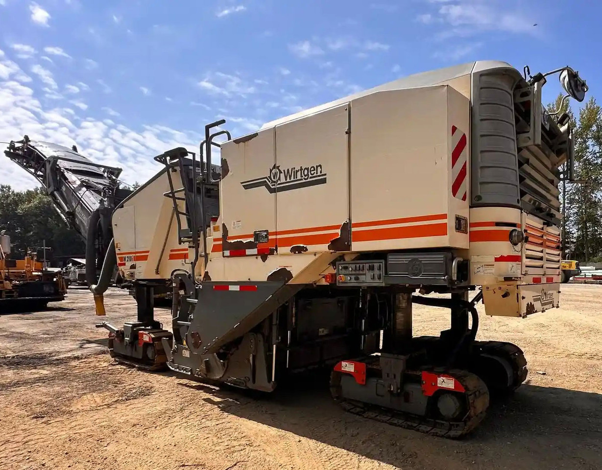 Wirtgen W 210 i - Φρέζα ασφάλτου: φωτογραφία 4 Wirtgen W 210 i - Φρέζα ασφάλτου: φωτογραφία 4