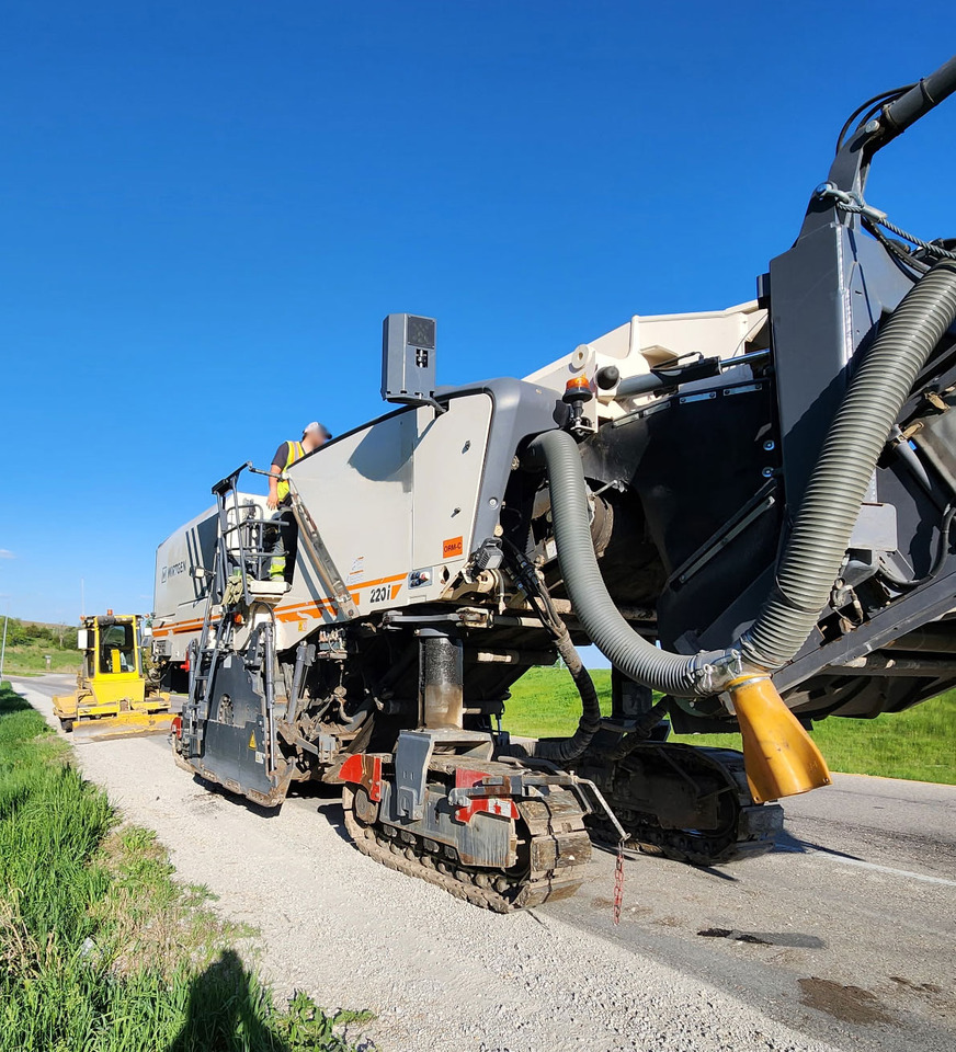 Wirtgen W 220 I - Φρέζα ασφάλτου: φωτογραφία 4 Wirtgen W 220 I - Φρέζα ασφάλτου: φωτογραφία 4