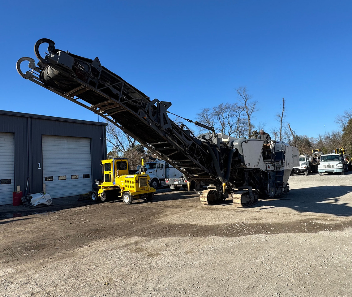 Wirtgen W 220 - Φρέζα ασφάλτου: φωτογραφία 5 Wirtgen W 220 - Φρέζα ασφάλτου: φωτογραφία 5