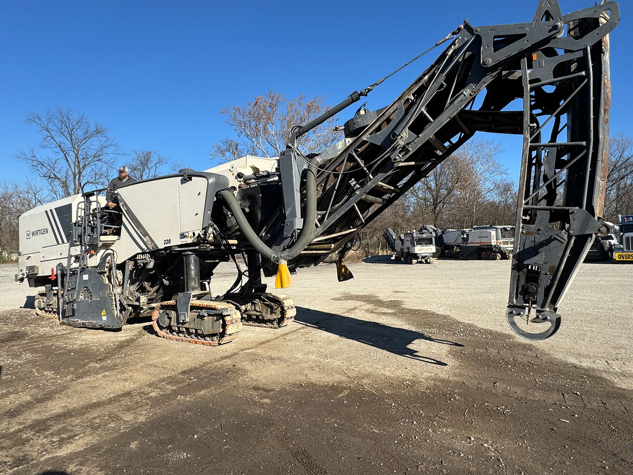 Wirtgen W 220 - Φρέζα ασφάλτου: φωτογραφία 3 Wirtgen W 220 - Φρέζα ασφάλτου: φωτογραφία 3
