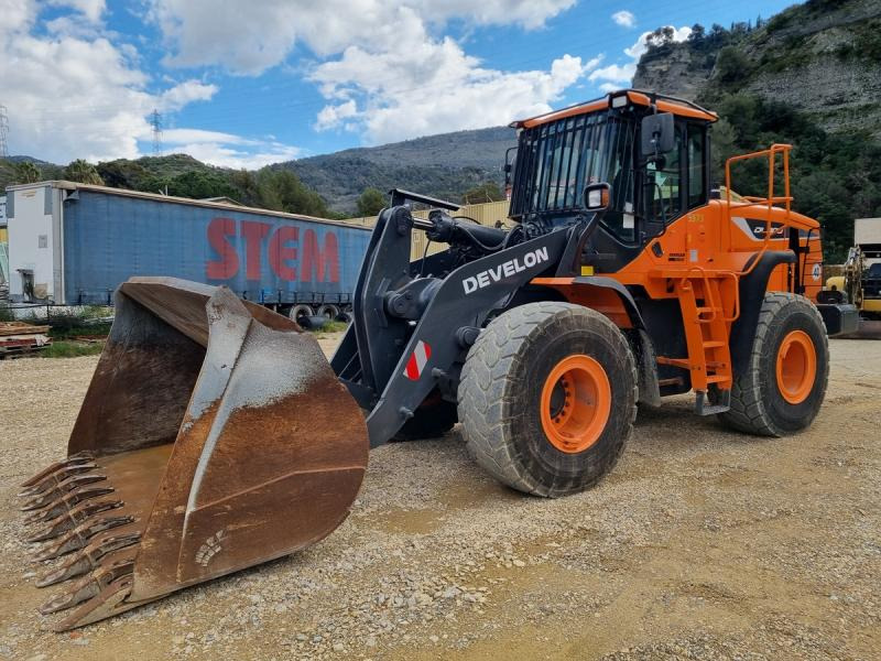 DOOSAN DL300 DL300 - Ελαστιχοφόρος φορτωτής: φωτογραφία 2 DOOSAN DL300 DL300 - Ελαστιχοφόρος φορτωτής: φωτογραφία 2