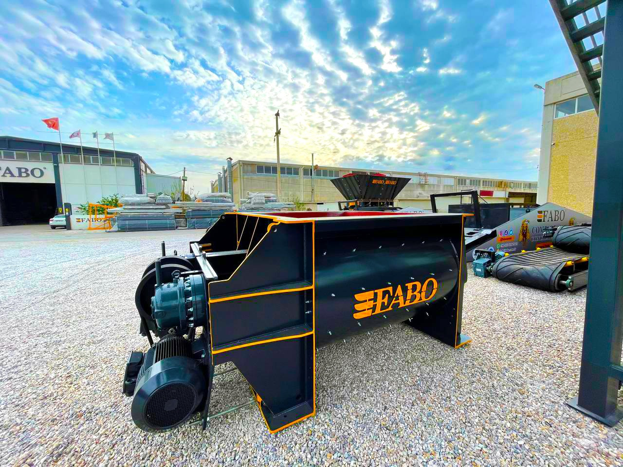 FABO twin shaft mixer - Μπετονιέρα: φωτογραφία 1 FABO twin shaft mixer - Μπετονιέρα: φωτογραφία 1