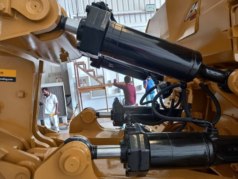 Μπουλντόζα Cat D8T (Abu Dhabi): φωτογραφία 20 Μπουλντόζα Cat D8T (Abu Dhabi): φωτογραφία 20