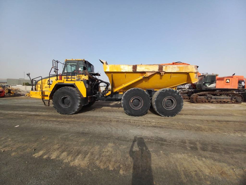 Komatsu HM400-3R (4 pcs available in Abu Dhabi) - Αρθρωτό φορτηγό: φωτογραφία 1 Komatsu HM400-3R (4 pcs available in Abu Dhabi) - Αρθρωτό φορτηγό: φωτογραφία 1