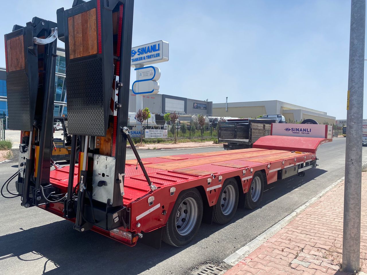 Lowbed Sinan Trailer Lowbed 3 axle - Επικαθήμενο με χαμηλό δάπεδο: φωτογραφία 3 Lowbed Sinan Trailer Lowbed 3 axle - Επικαθήμενο με χαμηλό δάπεδο: φωτογραφία 3