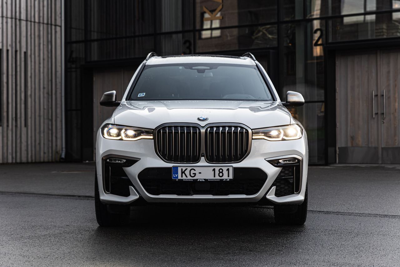 BMW X7 M50D X Drive M package, 6 seats - Αυτοκίνητο: φωτογραφία 3 BMW X7 M50D X Drive M package, 6 seats - Αυτοκίνητο: φωτογραφία 3