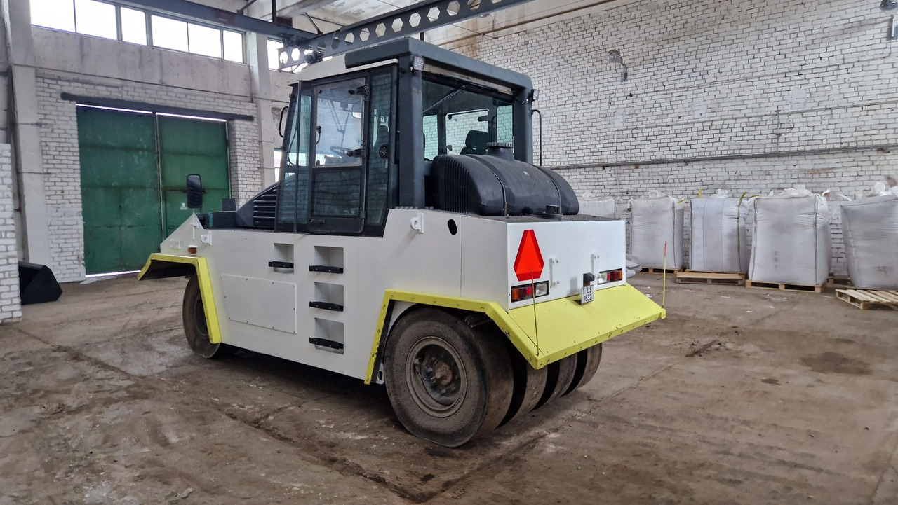 BOMAG BW24 R - Πνευματικός οδοστρωτήρας: φωτογραφία 3 BOMAG BW24 R - Πνευματικός οδοστρωτήρας: φωτογραφία 3