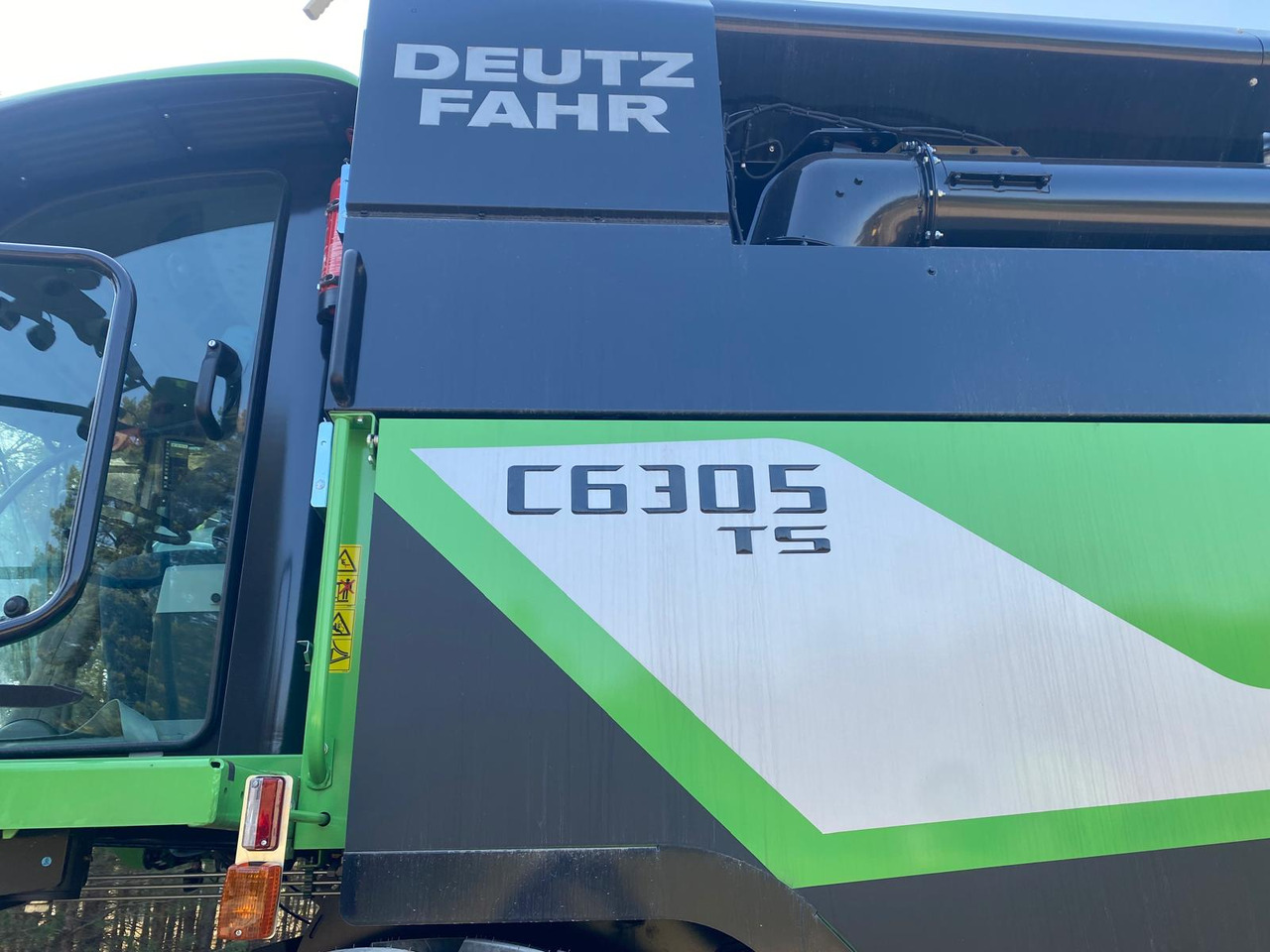 DEUTZ FAHR C6305 TS with DH630R NEW/UNUSED - Μηχανή συγκομιδής: φωτογραφία 4 DEUTZ FAHR C6305 TS with DH630R NEW/UNUSED - Μηχανή συγκομιδής: φωτογραφία 4