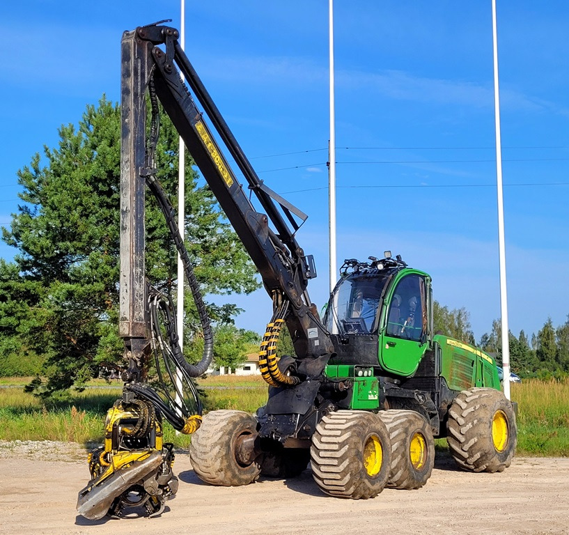 JOHN DEERE 1070 E - Συλλεκτική μηχανή - forest harvester: φωτογραφία 1 JOHN DEERE 1070 E - Συλλεκτική μηχανή - forest harvester: φωτογραφία 1