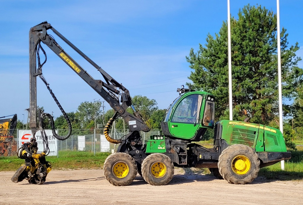 JOHN DEERE 1070 E - Συλλεκτική μηχανή - forest harvester: φωτογραφία 2 JOHN DEERE 1070 E - Συλλεκτική μηχανή - forest harvester: φωτογραφία 2
