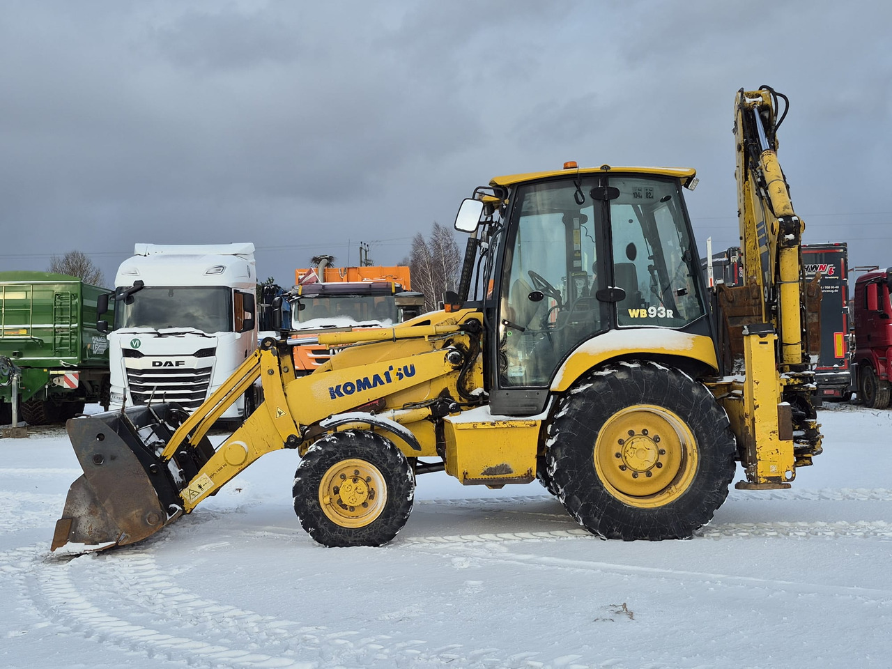 KOMATSU WB93R - Φορτωτής εκσκαφέας: φωτογραφία 1 KOMATSU WB93R - Φορτωτής εκσκαφέας: φωτογραφία 1