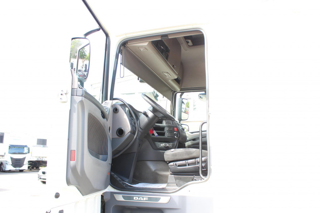 Daf XF 480 E6 Space Cab Standheizung 2 Liegen - Τράκτορας: φωτογραφία 3 Daf XF 480 E6 Space Cab Standheizung 2 Liegen - Τράκτορας: φωτογραφία 3
