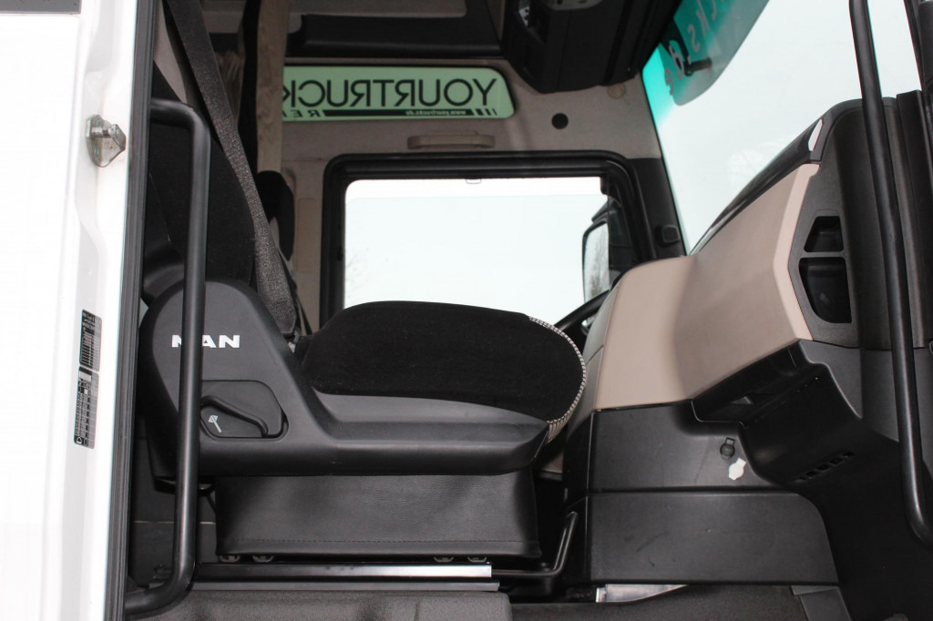 MAN TGX 18.460 E6 XXL Retarder Kühlbox Navi 2Tanks - Τράκτορας: φωτογραφία 4 MAN TGX 18.460 E6 XXL Retarder Kühlbox Navi 2Tanks - Τράκτορας: φωτογραφία 4